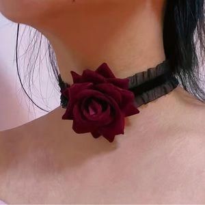 Jane Chic Designs Rose Cameo Chain